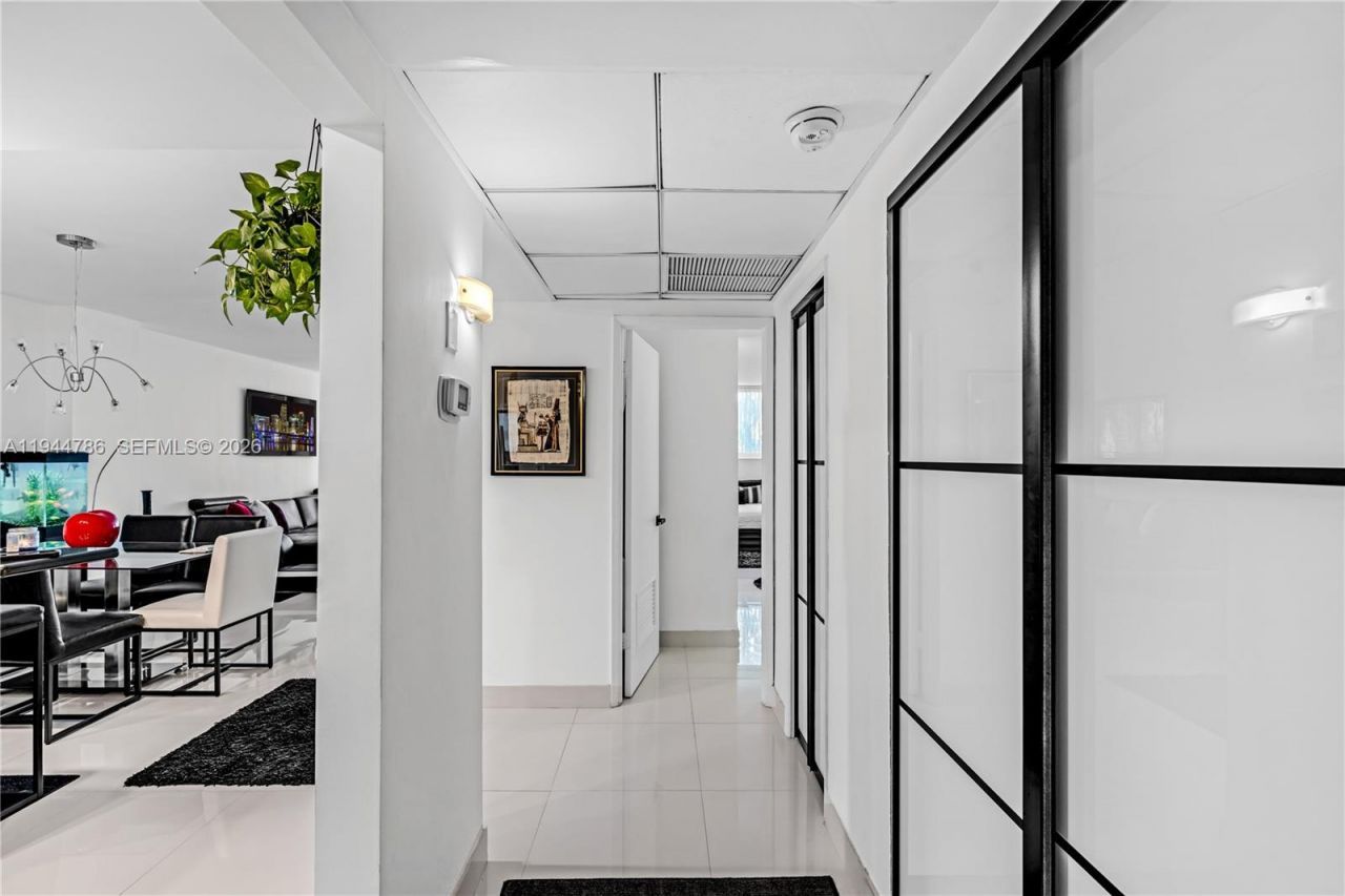 19380 Collins Ave, Unit 307, Sunny Isles Beach, FL 33160 Photo