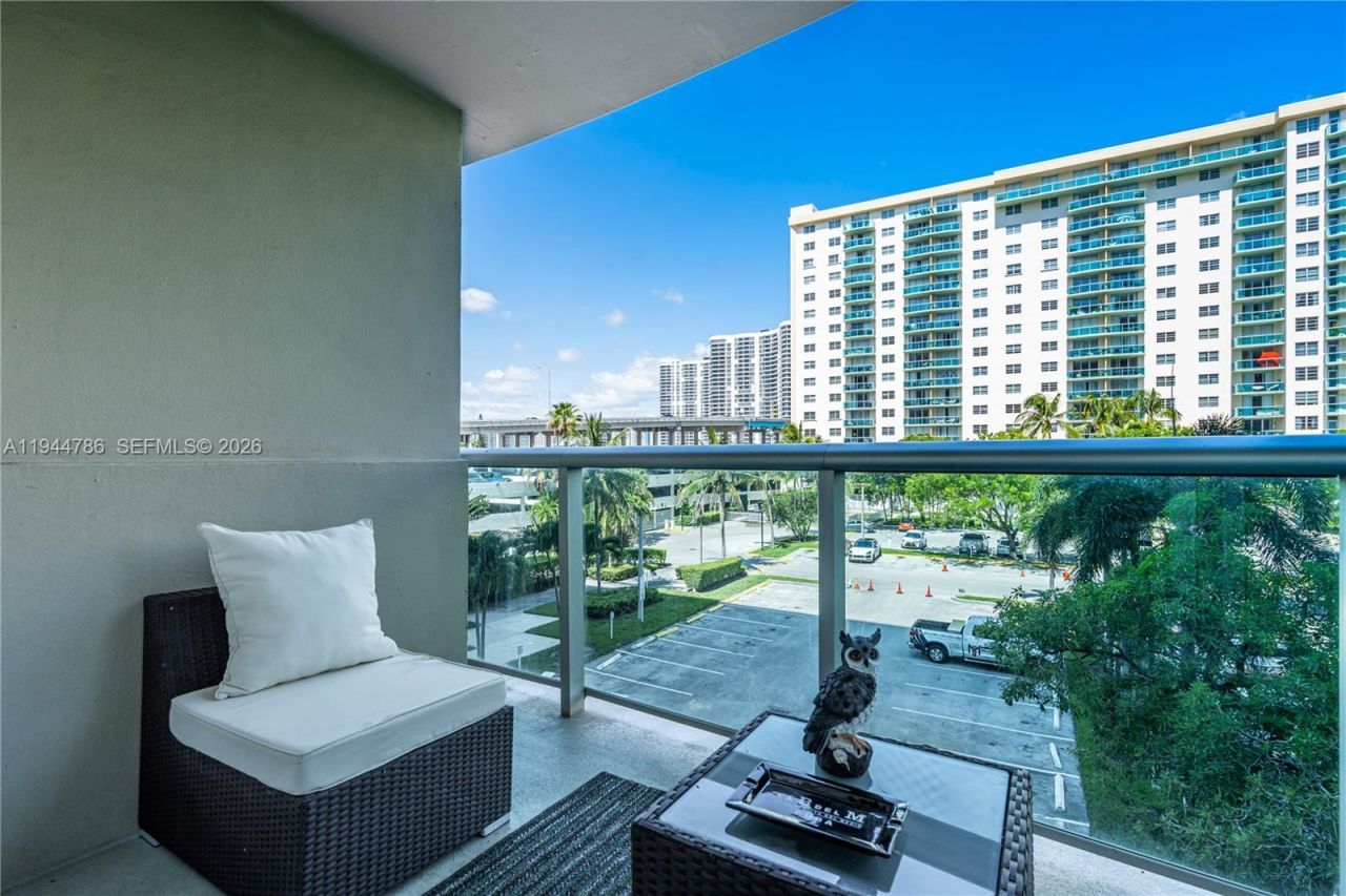 19380 Collins Ave, Unit 307, Sunny Isles Beach, FL 33160 Photo