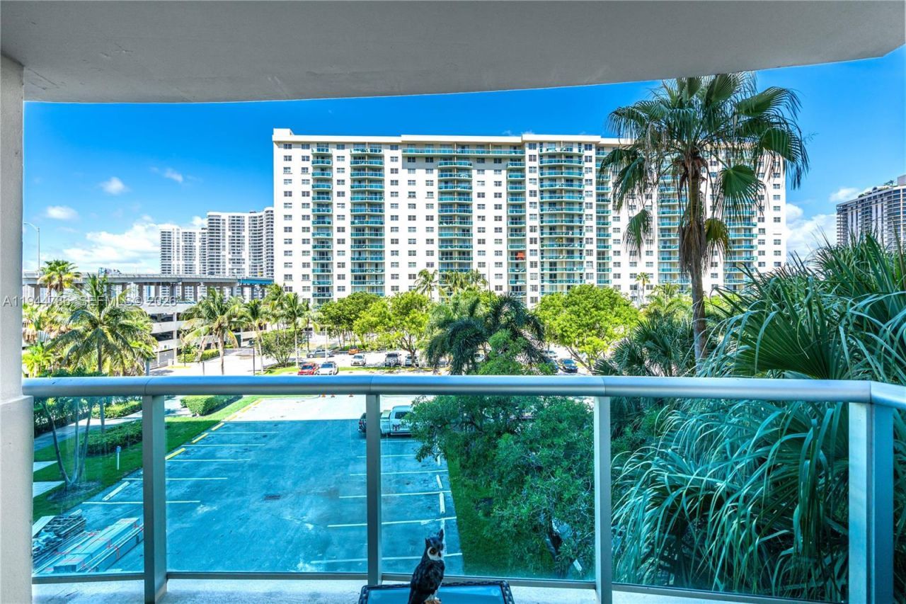 19380 Collins Ave, Unit 307, Sunny Isles Beach, FL 33160 Photo