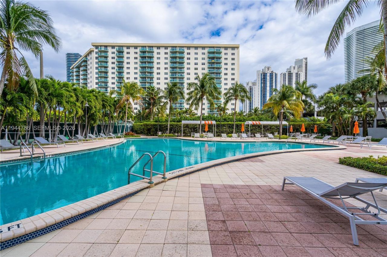 19380 Collins Ave, Unit 307, Sunny Isles Beach, FL 33160 Photo