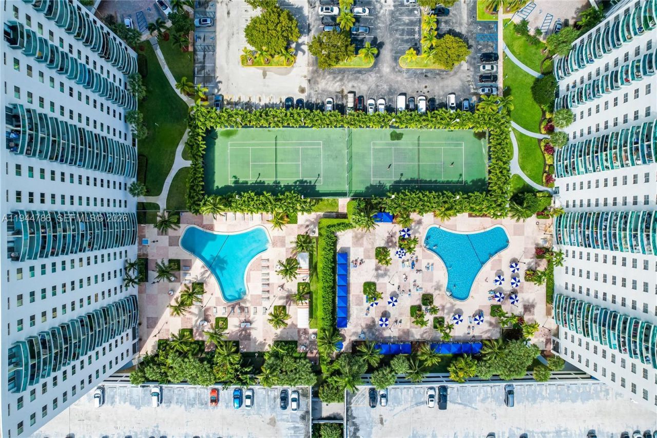 19380 Collins Ave, Unit 307, Sunny Isles Beach, FL 33160 Photo