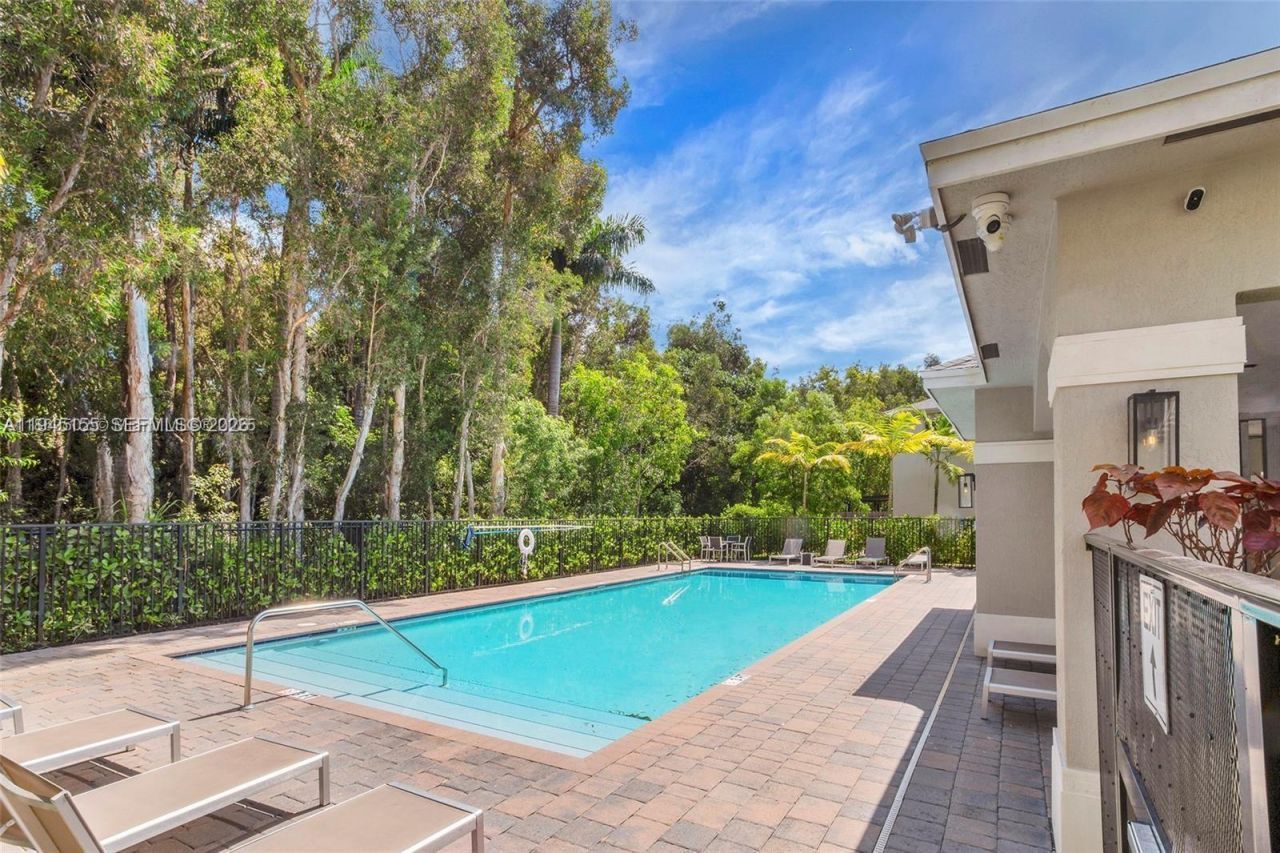 1002 NW 208th Ter, Miami Gardens, FL 33169 Photo