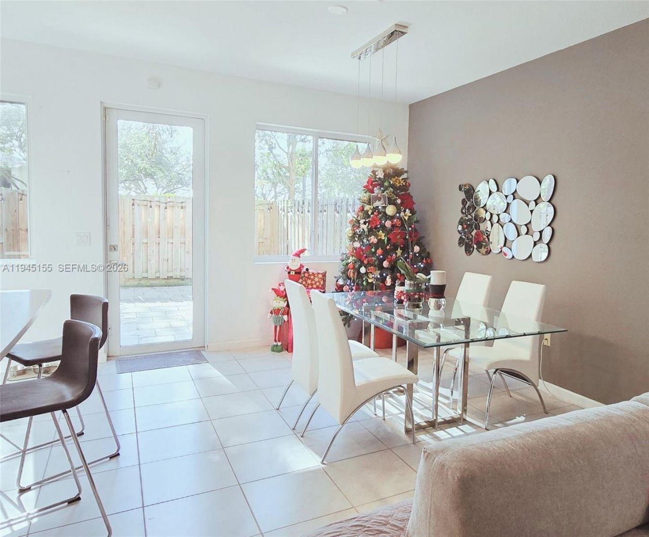 1002 NW 208th Ter, Miami Gardens, FL 33169 Photo