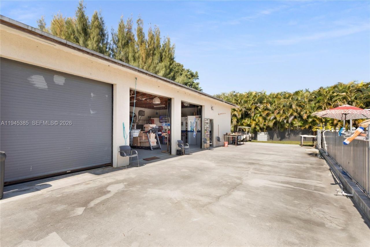 4841 SW 201st Ter, Southwest Ranches, FL 33332 Photo