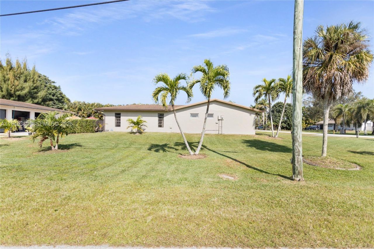 4841 SW 201st Ter, Southwest Ranches, FL 33332 Photo