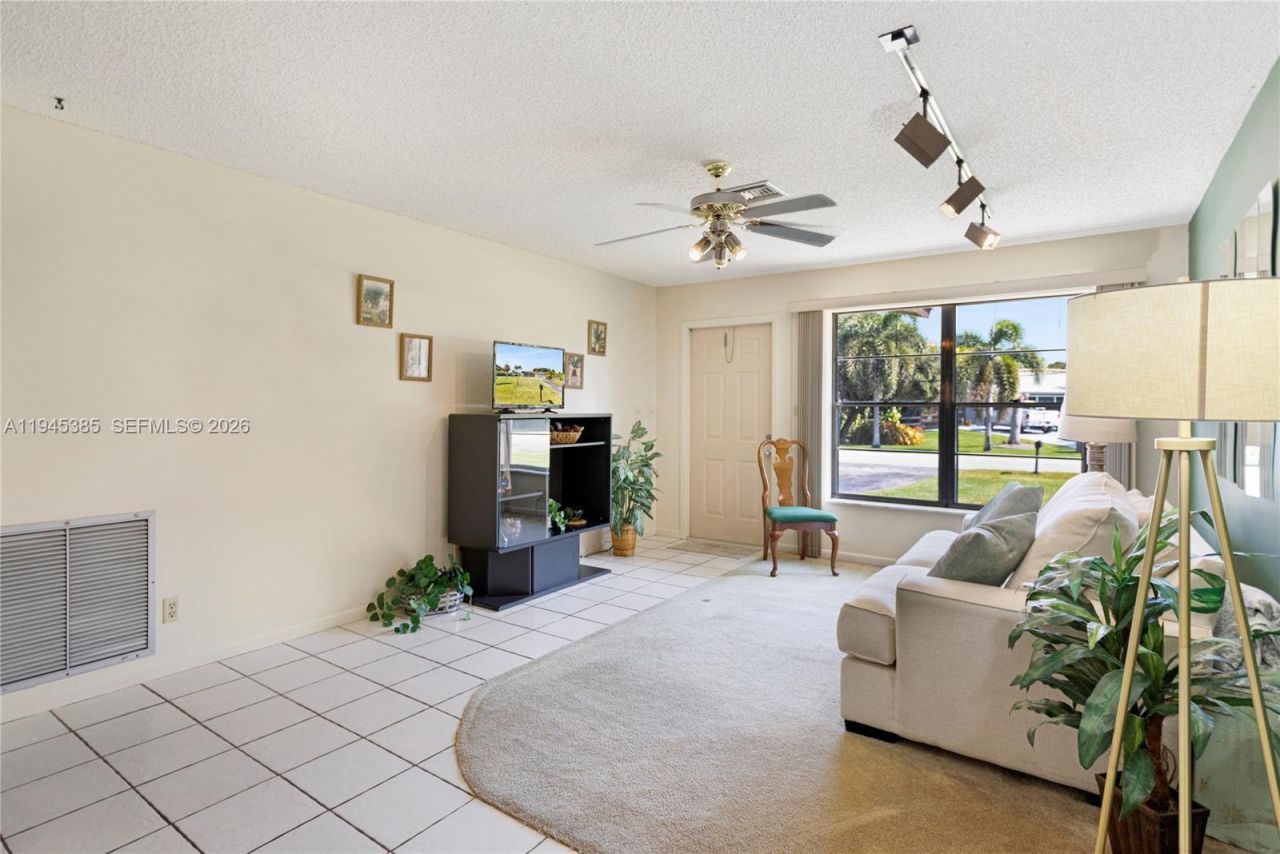 4841 SW 201st Ter, Southwest Ranches, FL 33332 Photo