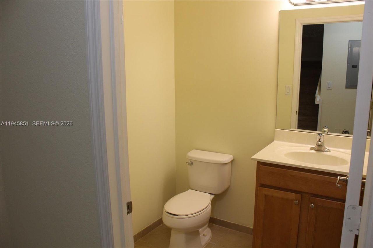 22501 SW 88th Pl, Unit 15-25, Cutler Bay, FL 33190 Photo