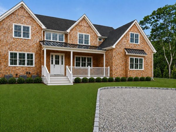 34 Old Main Road, Quogue, NY 11959