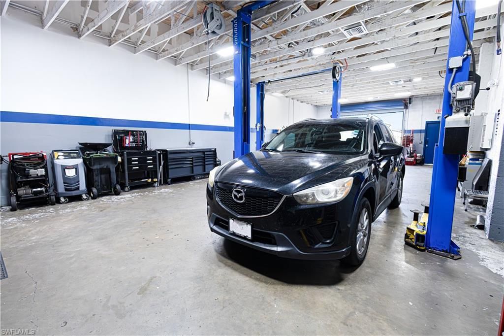 909 SE 13th Pl, Cape Coral, FL 33990 Photo