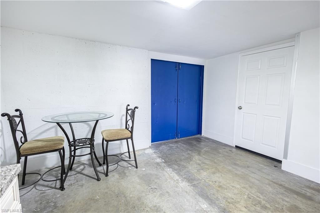 909 SE 13th Pl, Cape Coral, FL 33990 Photo