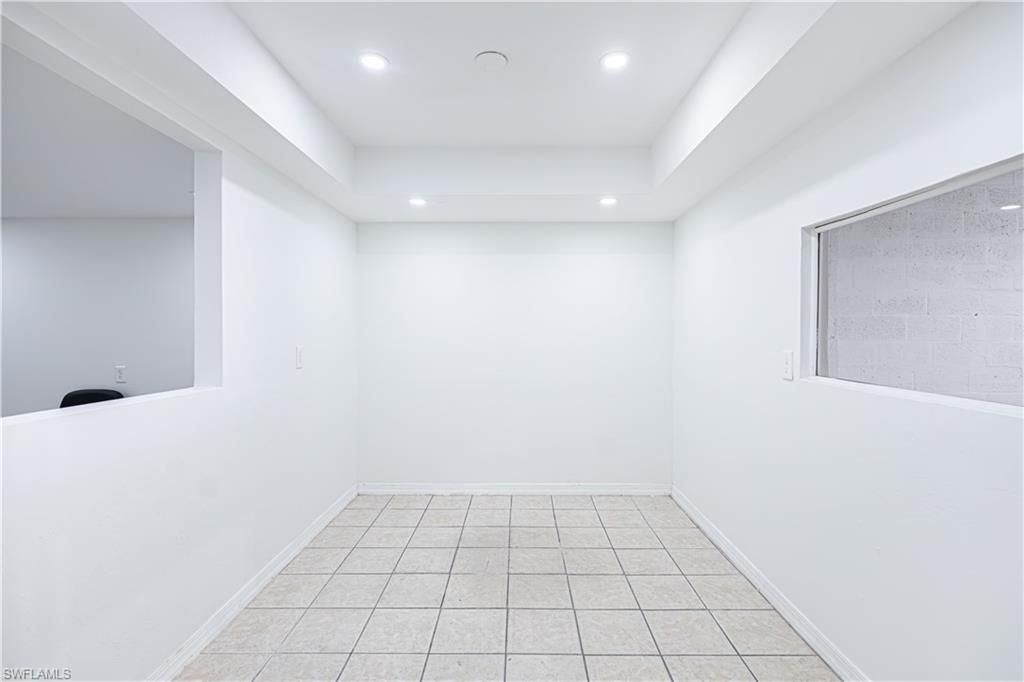 909 SE 13th Pl, Cape Coral, FL 33990 Photo