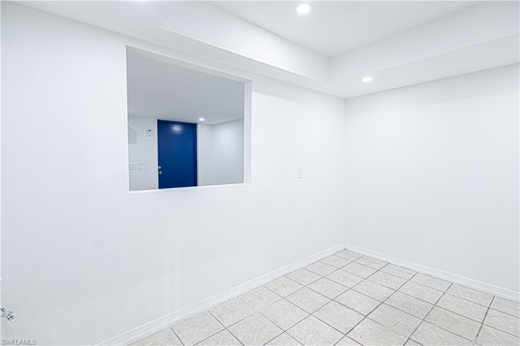 909 SE 13th Pl, Cape Coral, FL 33990 Photo