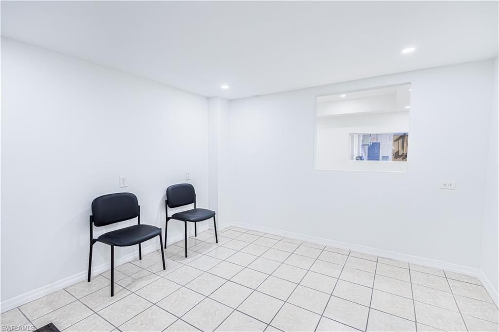 909 SE 13th Pl, Cape Coral, FL 33990 Photo