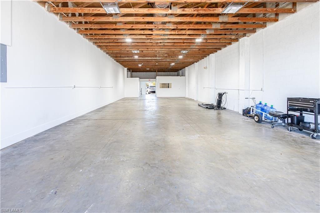 909 SE 13th Pl, Cape Coral, FL 33990 Photo