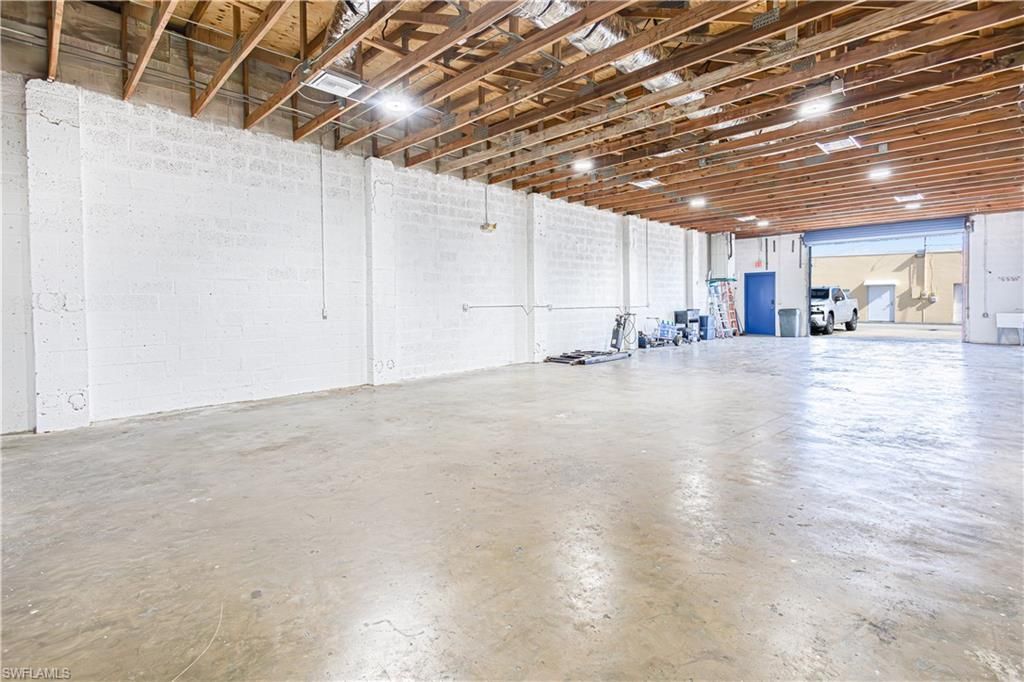 909 SE 13th Pl, Cape Coral, FL 33990 Photo