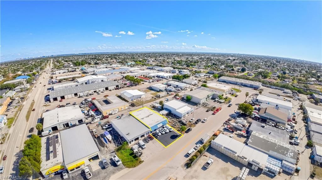 909 SE 13th Pl, Cape Coral, FL 33990 Photo