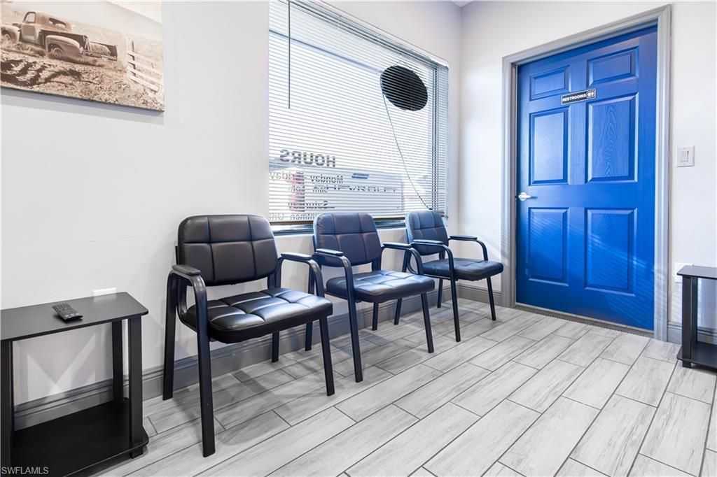 909 SE 13th Pl, Cape Coral, FL 33990 Photo