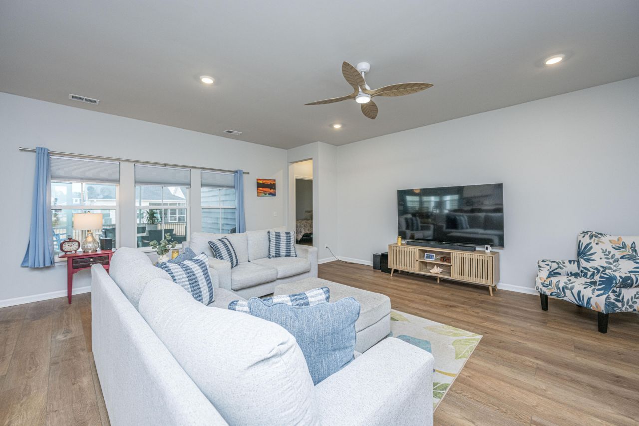 1365 Locals Street Photo 12