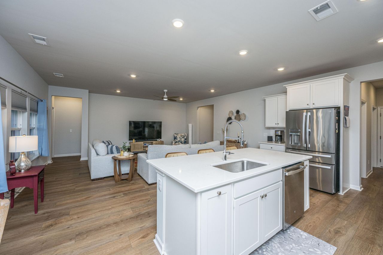 1365 Locals Street Photo 6