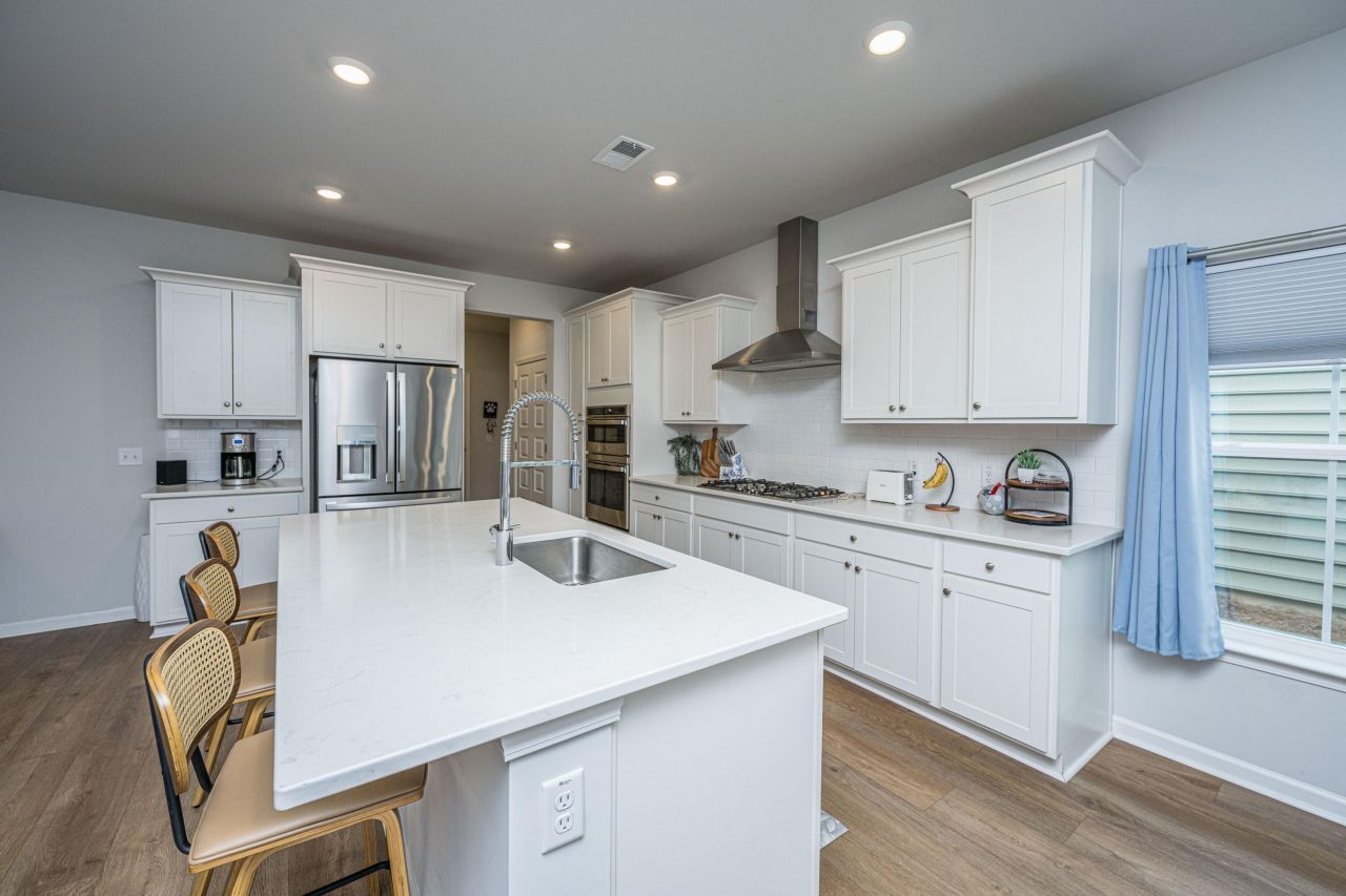 1365 Locals Street Photo 7