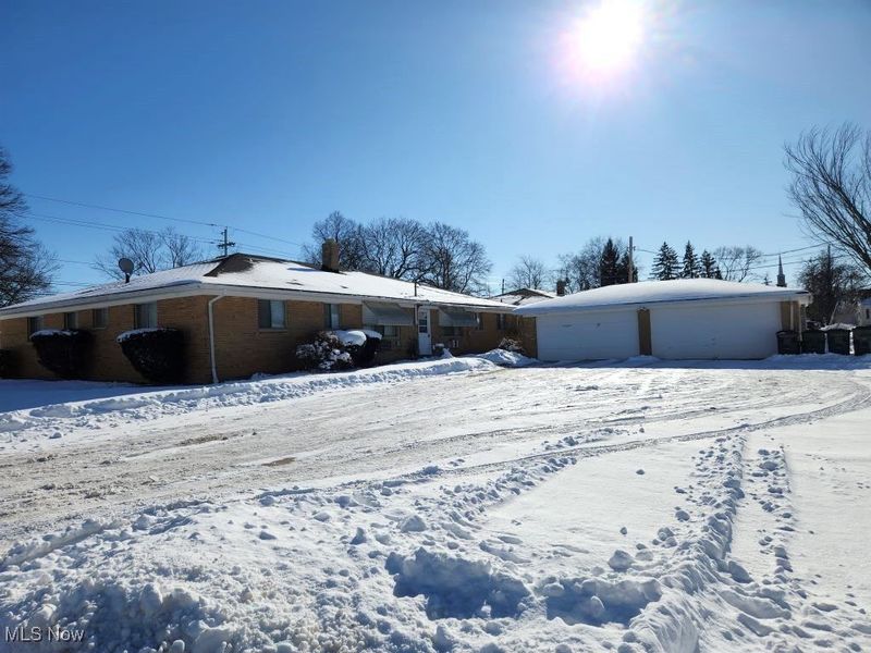 419 Center Road, Bedford, OH 44146 Photo 4