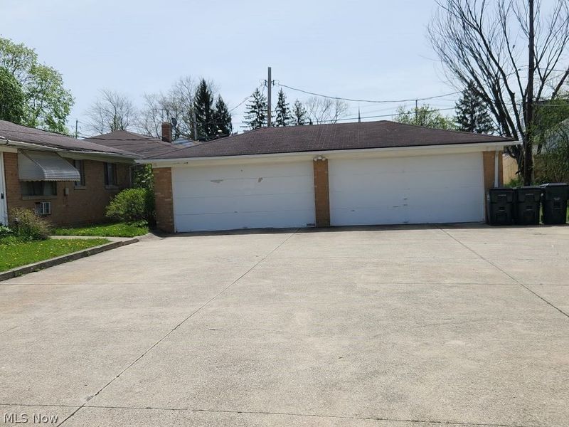 419 Center Road, Bedford, OH 44146 Photo 4