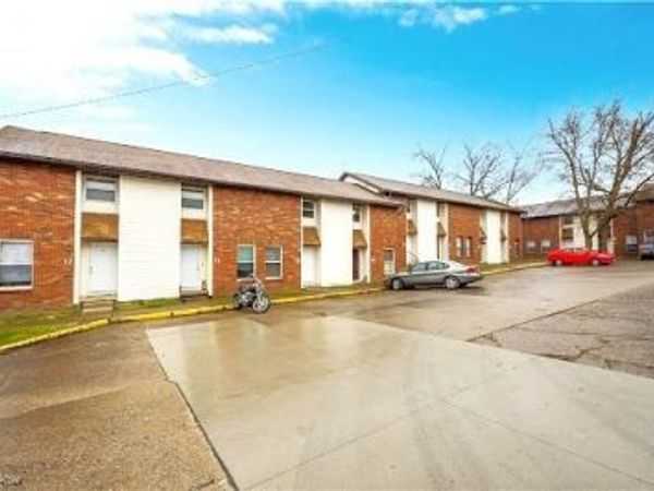 201 Burton Drive, Unit 47, Cadiz, OH 43907