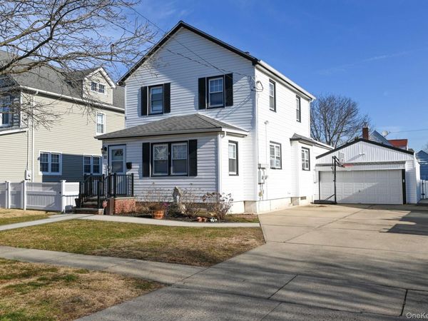 81 Irving Avenue, Floral Park, NY 11001