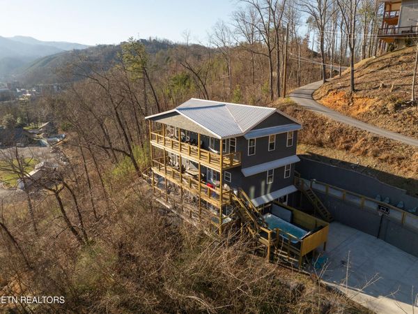 139 Water Tower Rd, Gatlinburg, TN 37738