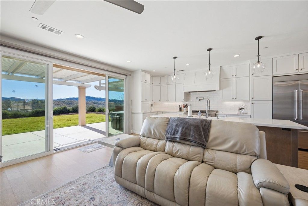 2210 Holly Drive, Paso Robles, CA 93446 Main Photo