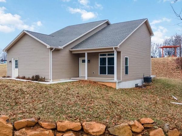 1735 QUARRY ROAD, LEBANON, PA 17046