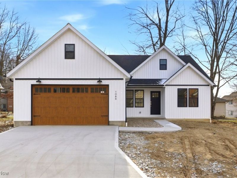 1086 Saint Andrews, Akron, OH 44312 Photo 1
