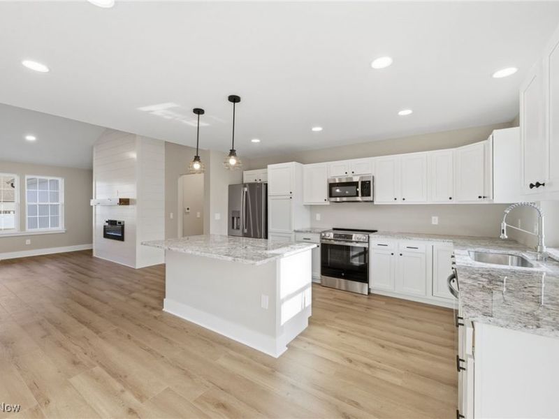 1086 Saint Andrews, Akron, OH 44312 Photo 11