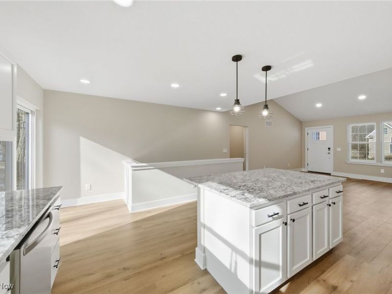 1086 Saint Andrews, Akron, OH 44312 Photo 12