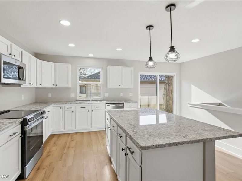 1086 Saint Andrews, Akron, OH 44312 Photo 13