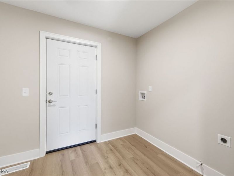 1086 Saint Andrews, Akron, OH 44312 Photo 24