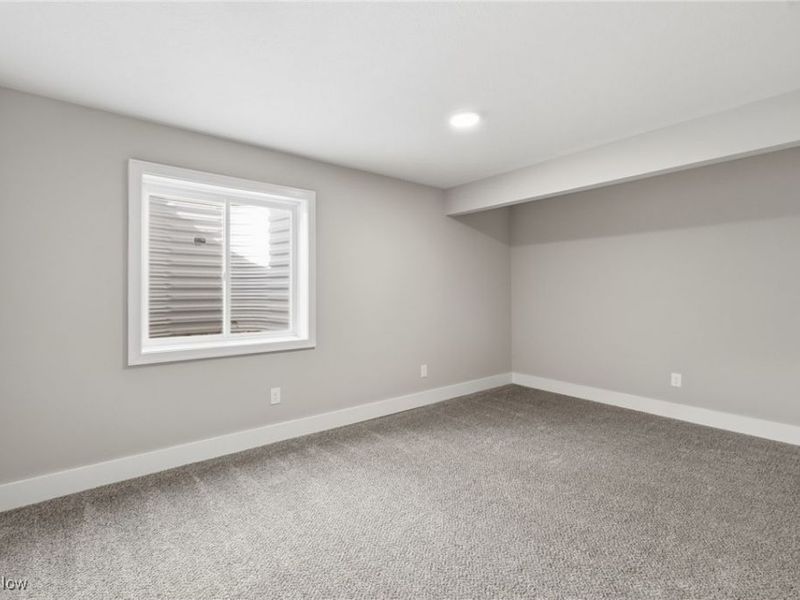 1086 Saint Andrews, Akron, OH 44312 Photo 28