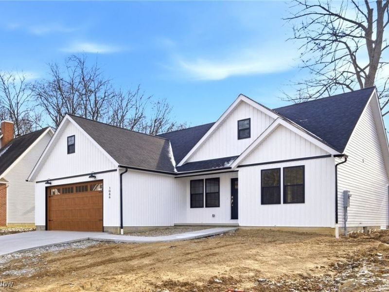 1086 Saint Andrews, Akron, OH 44312 Photo 3