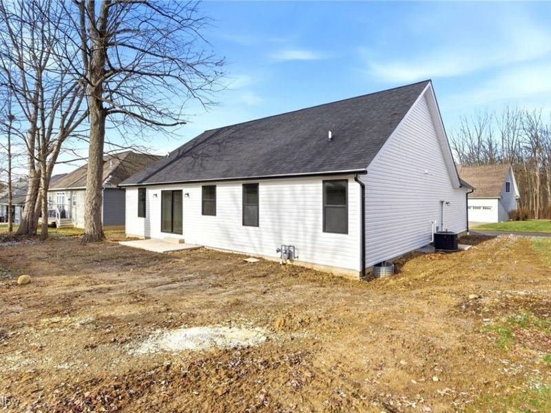 1086 Saint Andrews, Akron, OH 44312 Photo 4