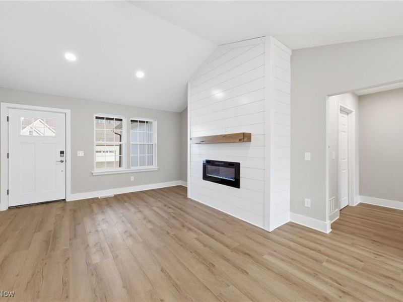 1086 Saint Andrews, Akron, OH 44312 Photo 7