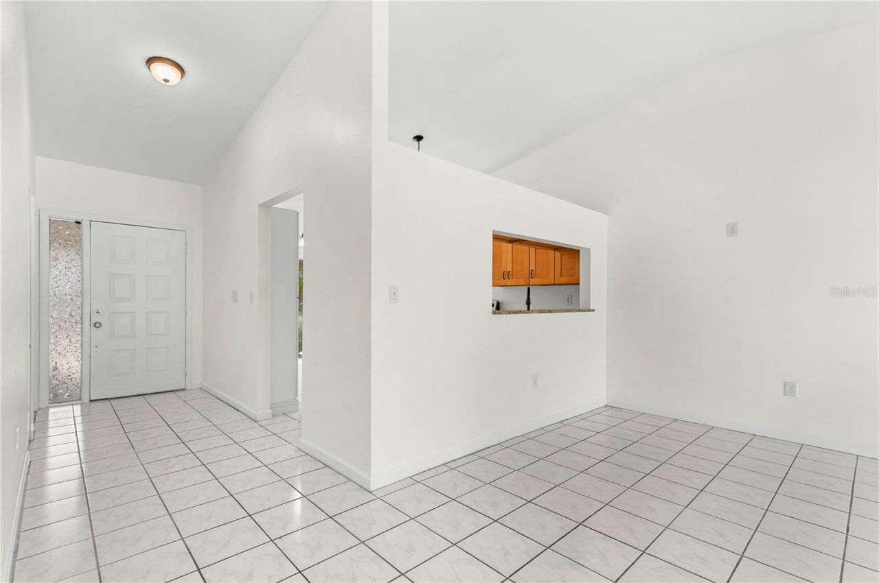 6479 Royal Woods Drive, Fort Myers, FL 33908 Photo