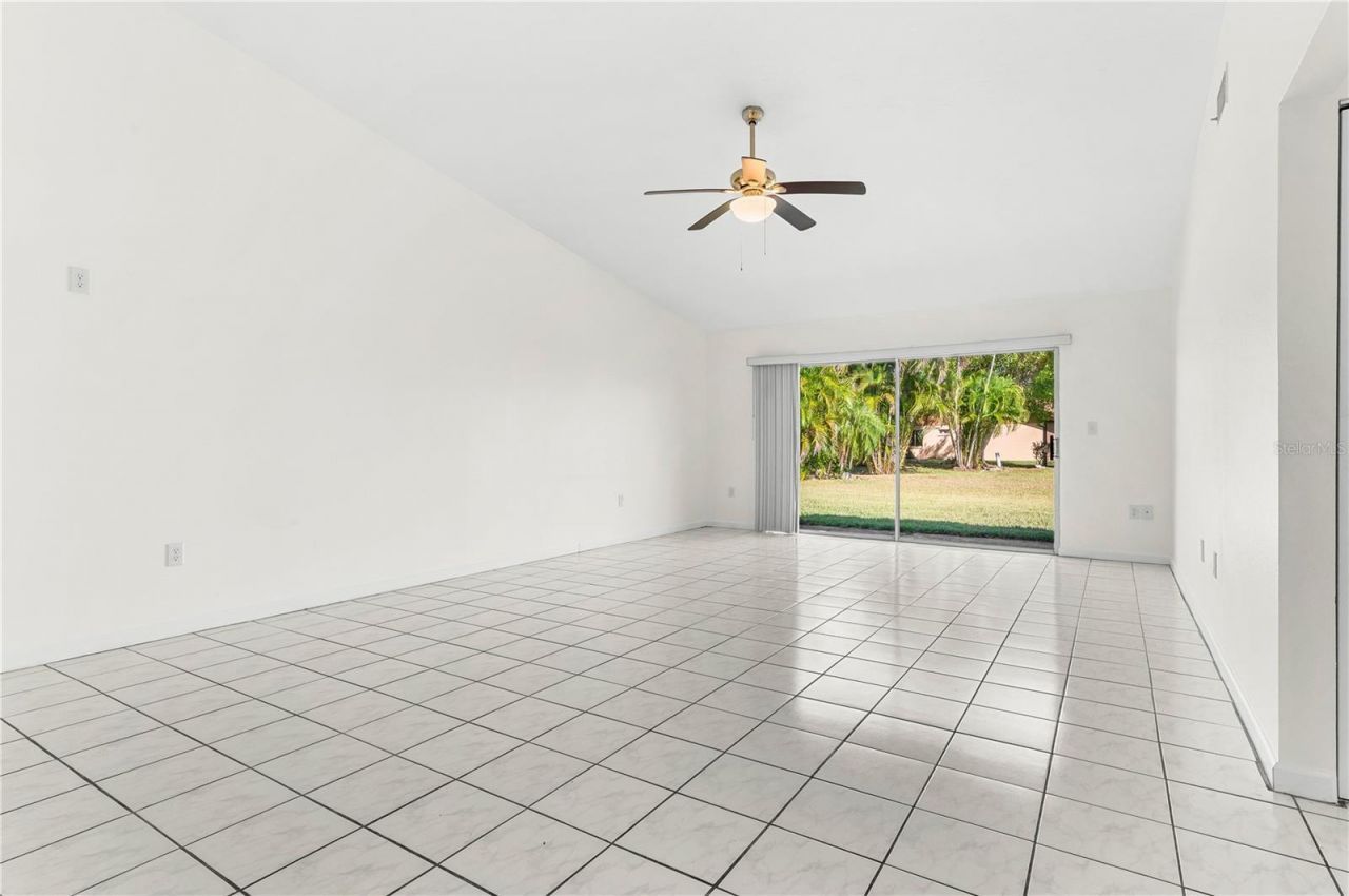 6479 Royal Woods Drive, Fort Myers, FL 33908 Photo