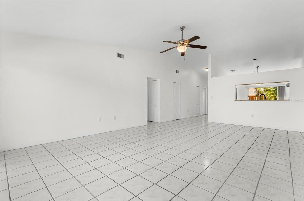 6479 Royal Woods Drive, Fort Myers, FL 33908 Photo