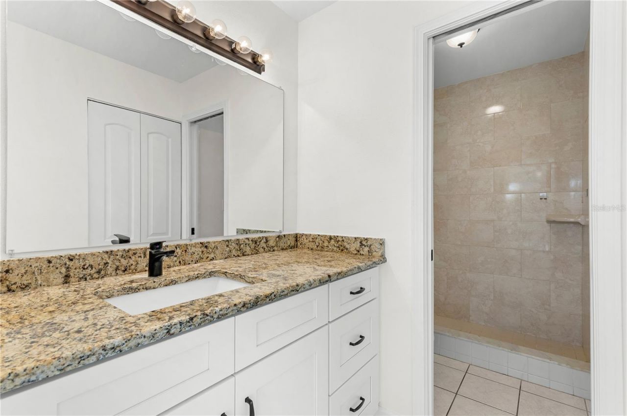 6479 Royal Woods Drive, Fort Myers, FL 33908 Photo