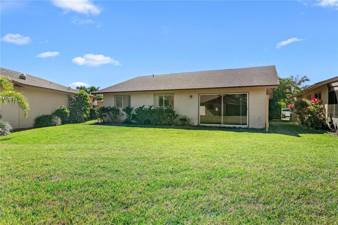 6479 Royal Woods Drive, Fort Myers, FL 33908 Photo