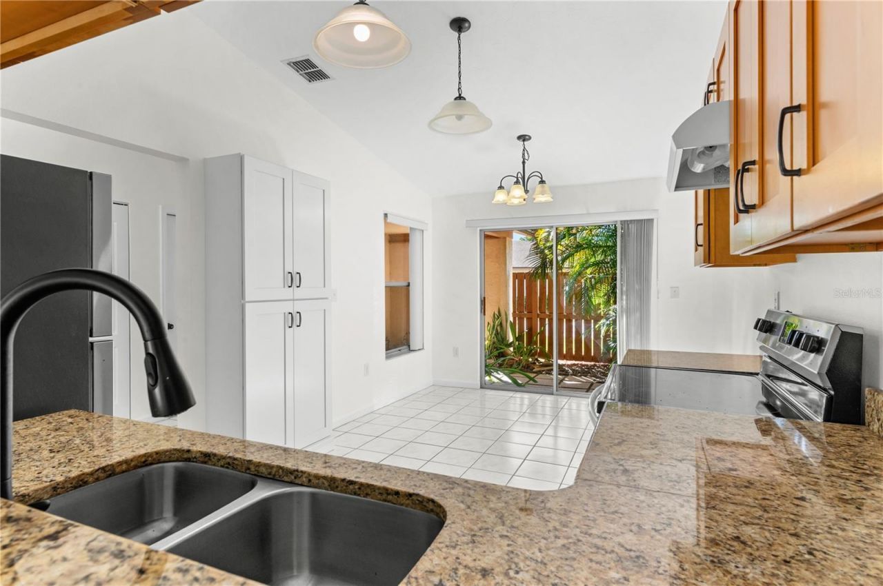 6479 Royal Woods Drive, Fort Myers, FL 33908 Photo