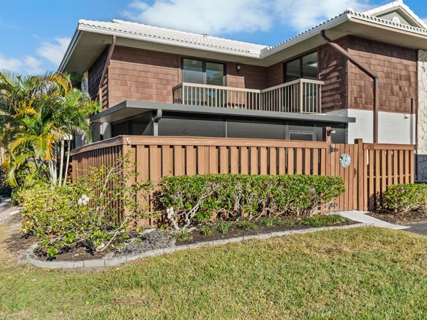 2302 SE Round Table Drive, Unit B, Port St. Lucie, FL 34952