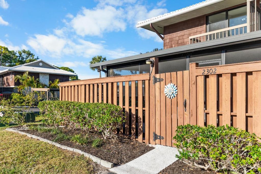 2302 SE Round Table Drive, Unit B, Port Saint Lucie, FL 34952 Photo