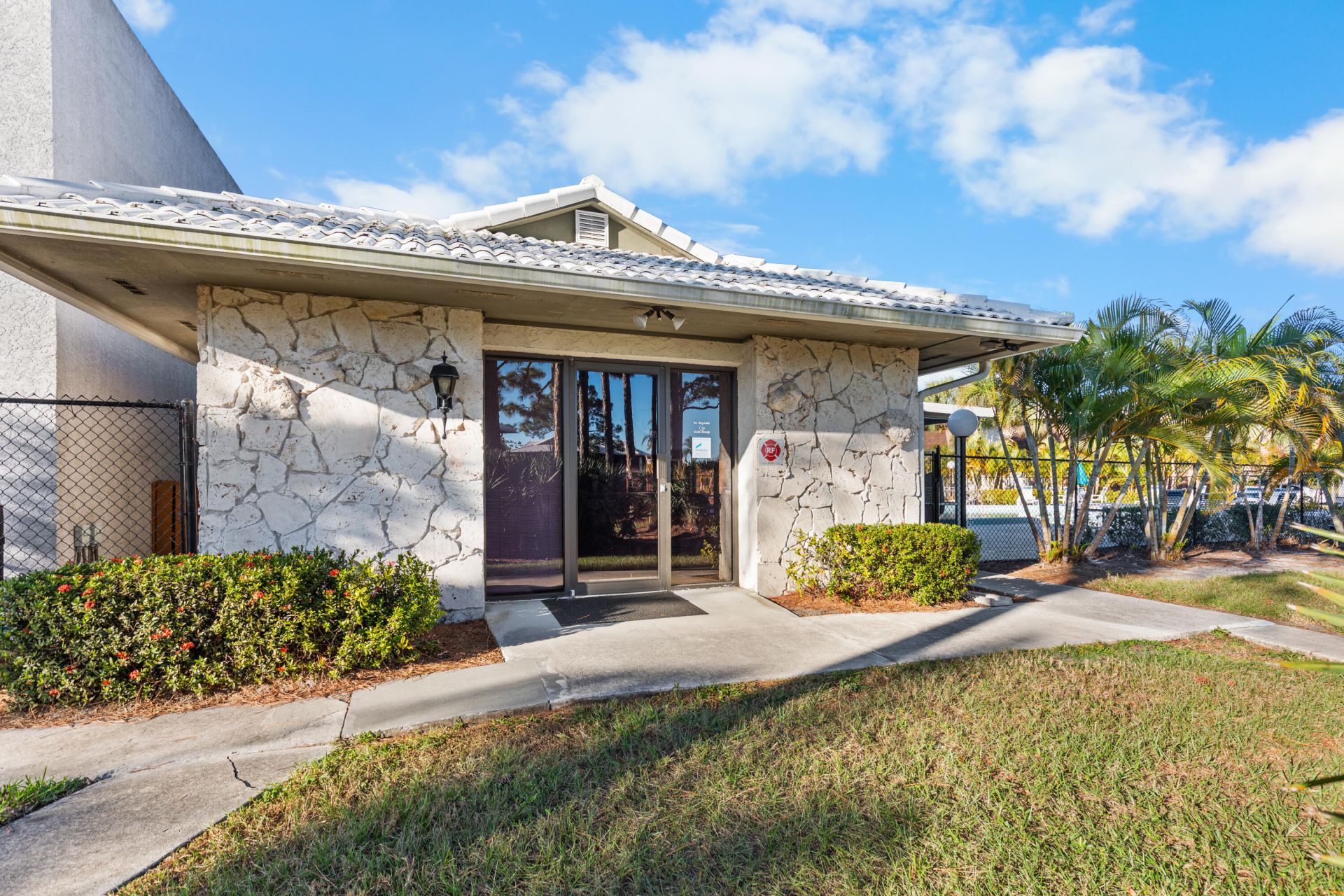 2302 SE Round Table Drive, Unit B, Port Saint Lucie, FL 34952 Photo