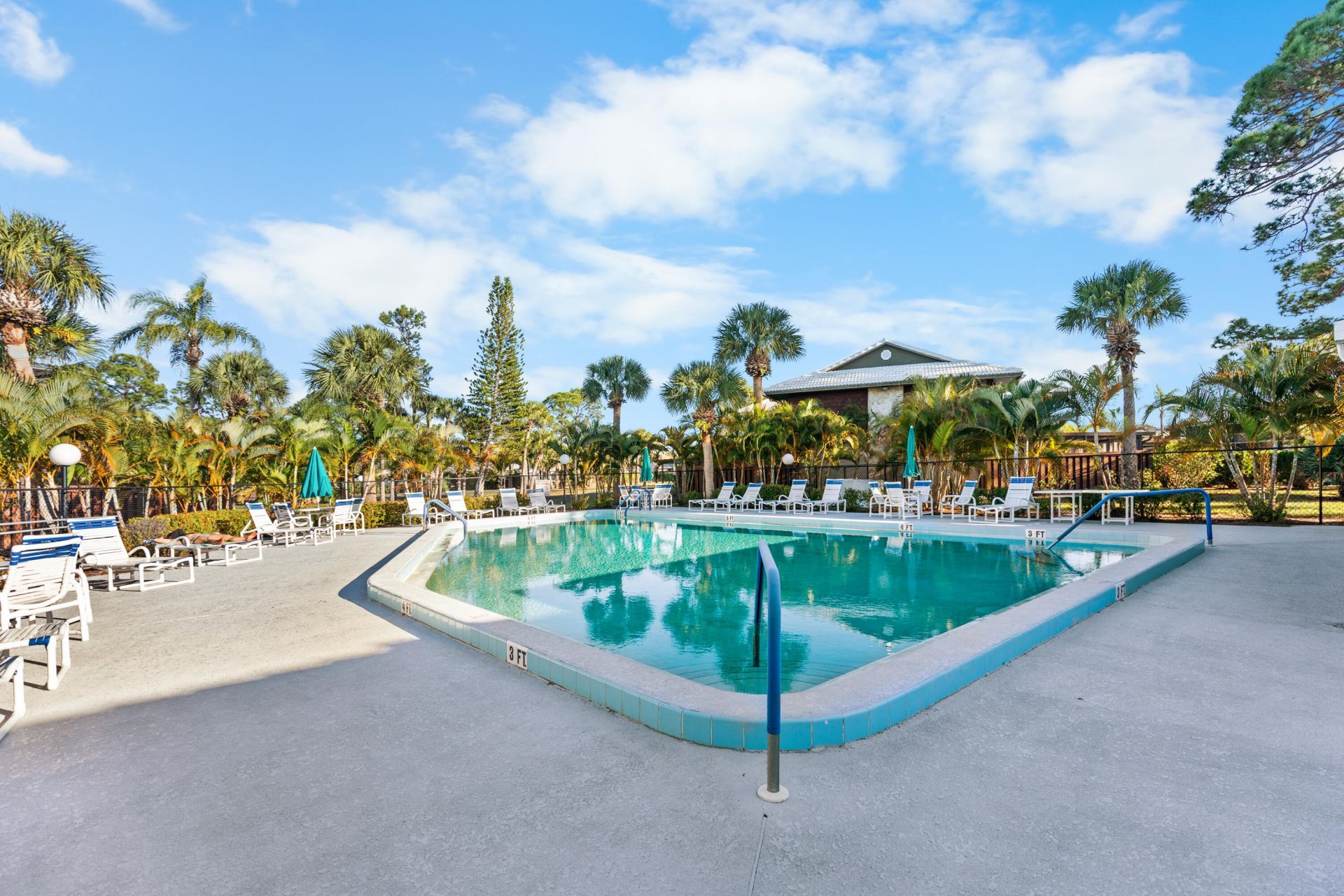 2302 SE Round Table Drive, Unit B, Port Saint Lucie, FL 34952 Photo